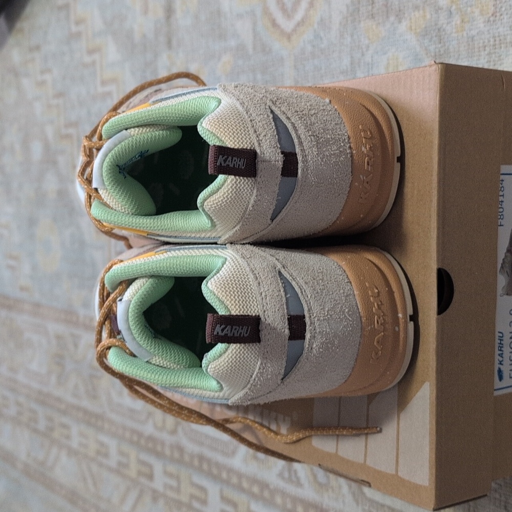 Karhu Fusion 2.0 Sneakers in Turtledove/Shadow Lime - Picture 5 of 8